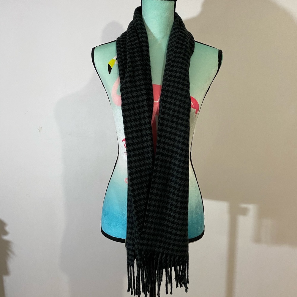 🛍🛍$10 SALE🛍🛍 Cashmere feel 100% Acrylic Scarf